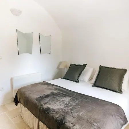 Trullo Dei Cinque בית הארחה