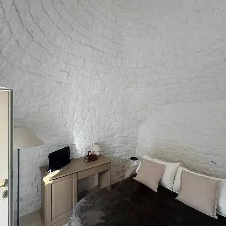 בית הארחה Trullo Dei Cinque צ'יסטרנינו