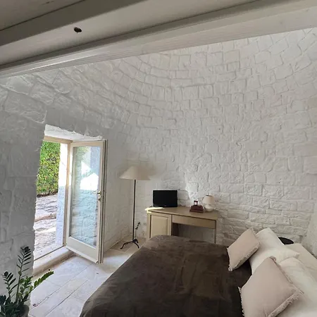 Trullo Dei Cinque 4* צ'יסטרנינו