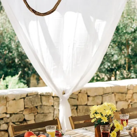 Trullo Dei Cinque 招待所